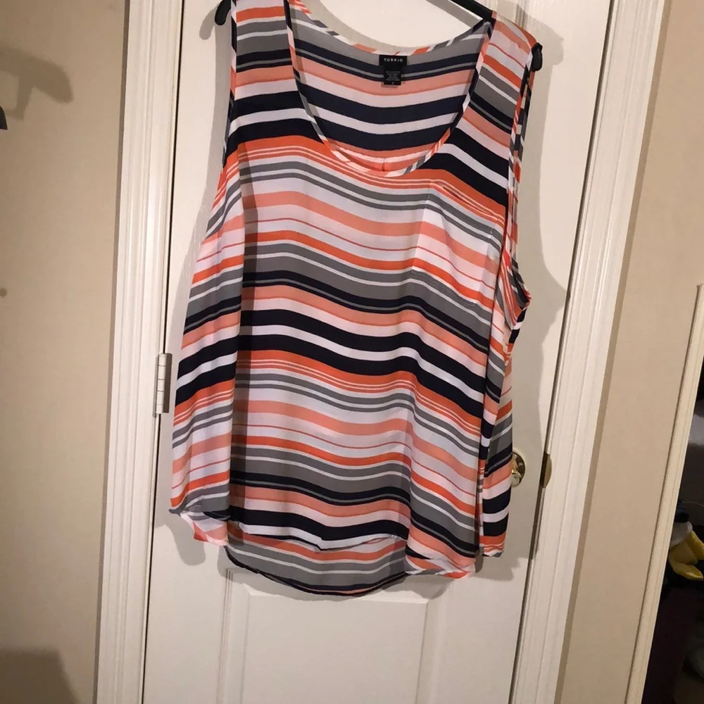 TORRID Plus Size Woman Top Size 5X - Picture 1 of 4